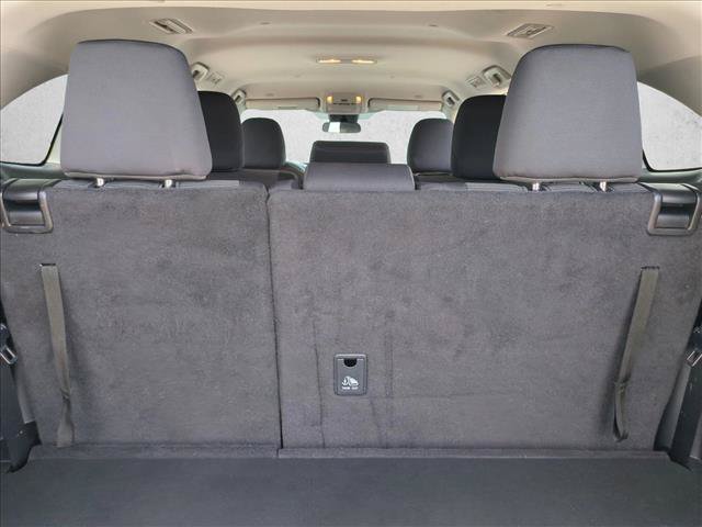 Used 2024 Toyota Highlander LE FWD image 6