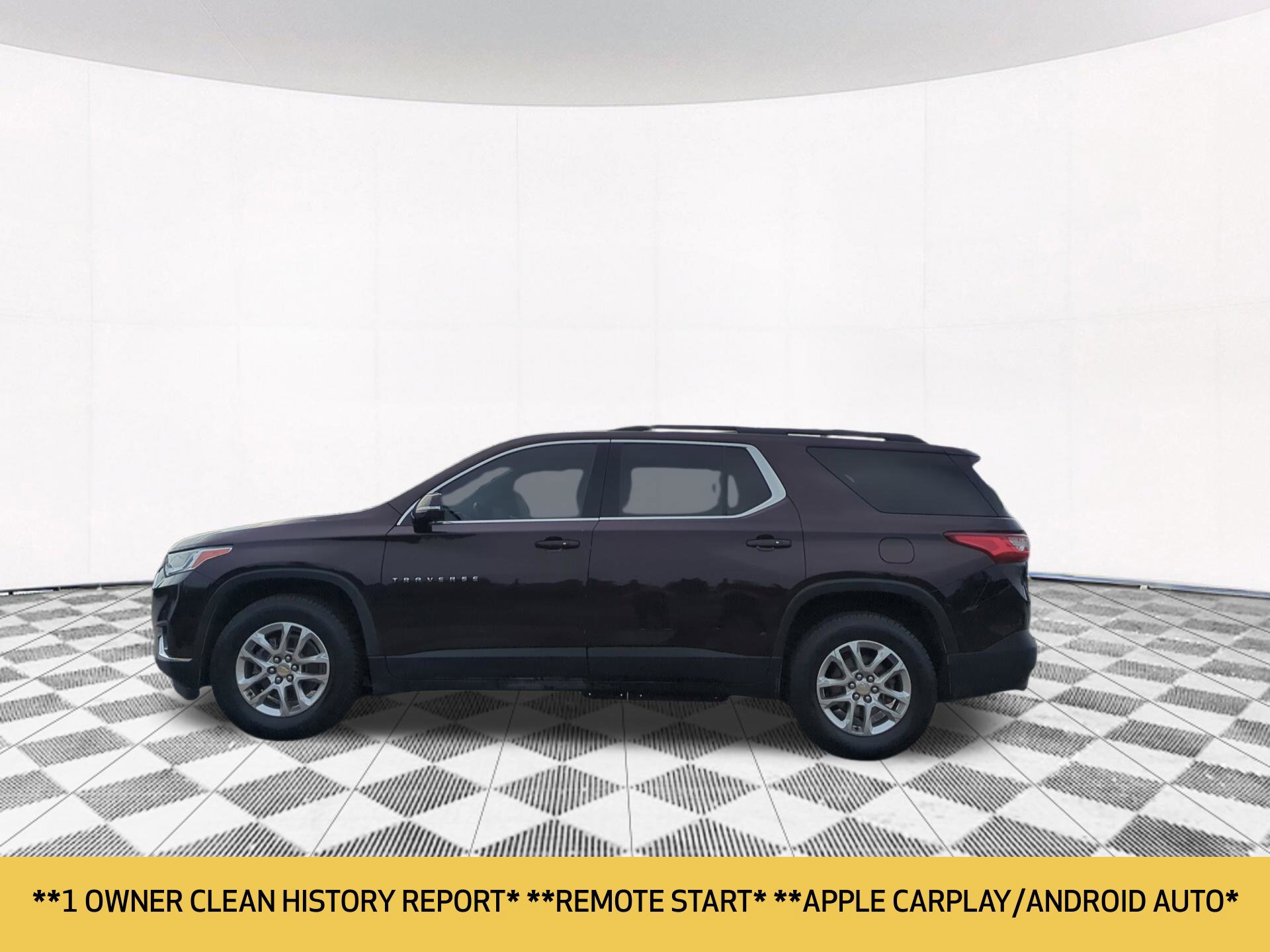 Used 2021 Chevrolet Traverse LT FWD image 2