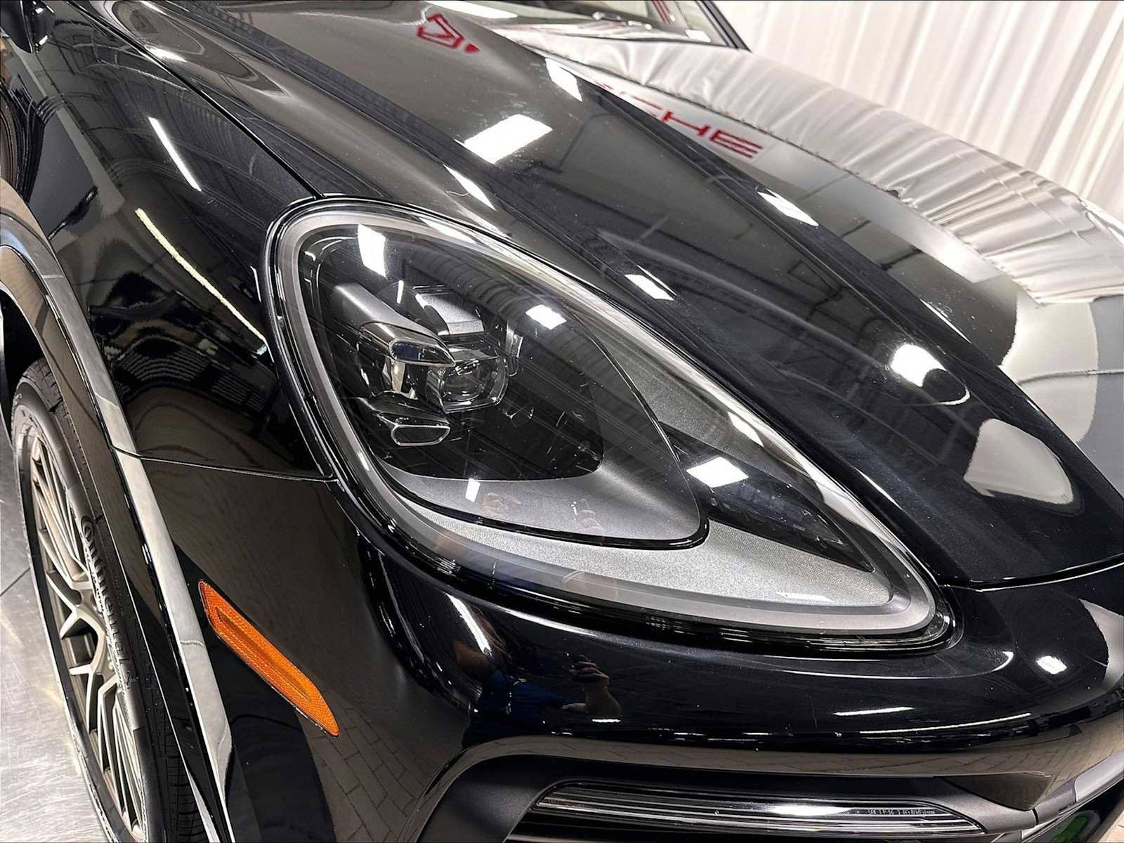 Used 2023 Porsche Cayenne Platinum Edition AWD/4WD image 14