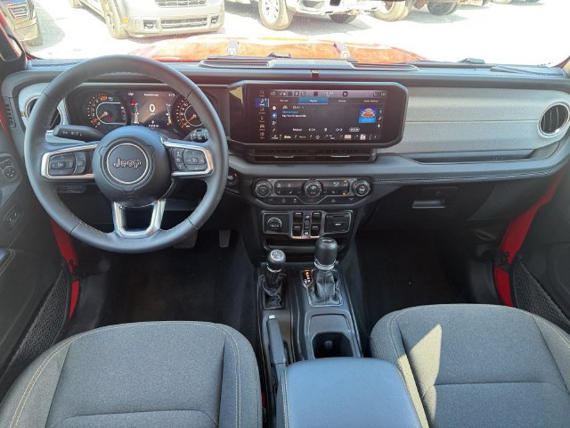 Used 2026 Jeep Wrangler Unlimited Sahara AWD/4WD image 14