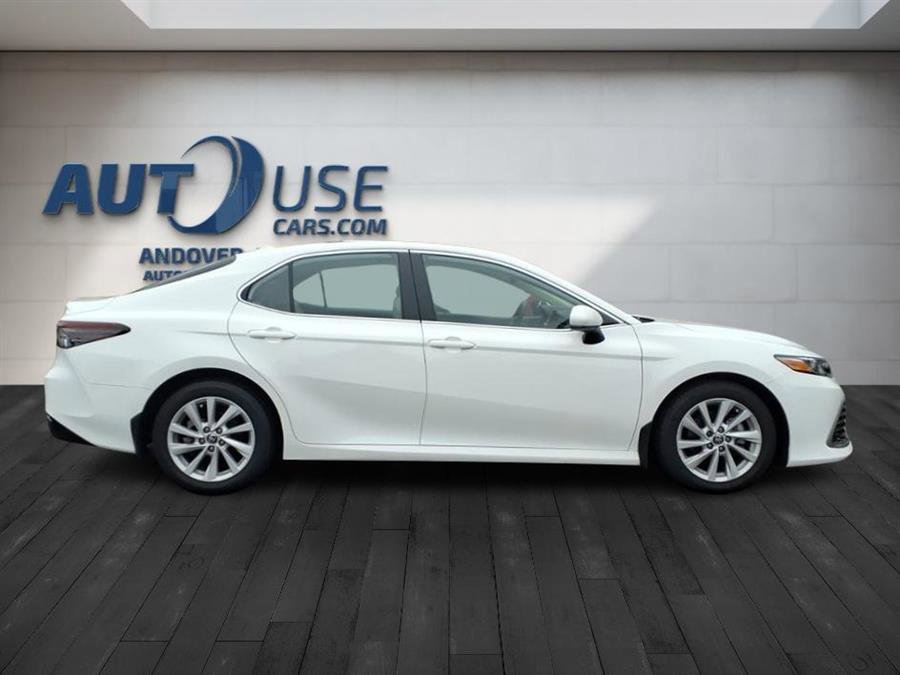 Used 2022 Toyota Camry LE image 7