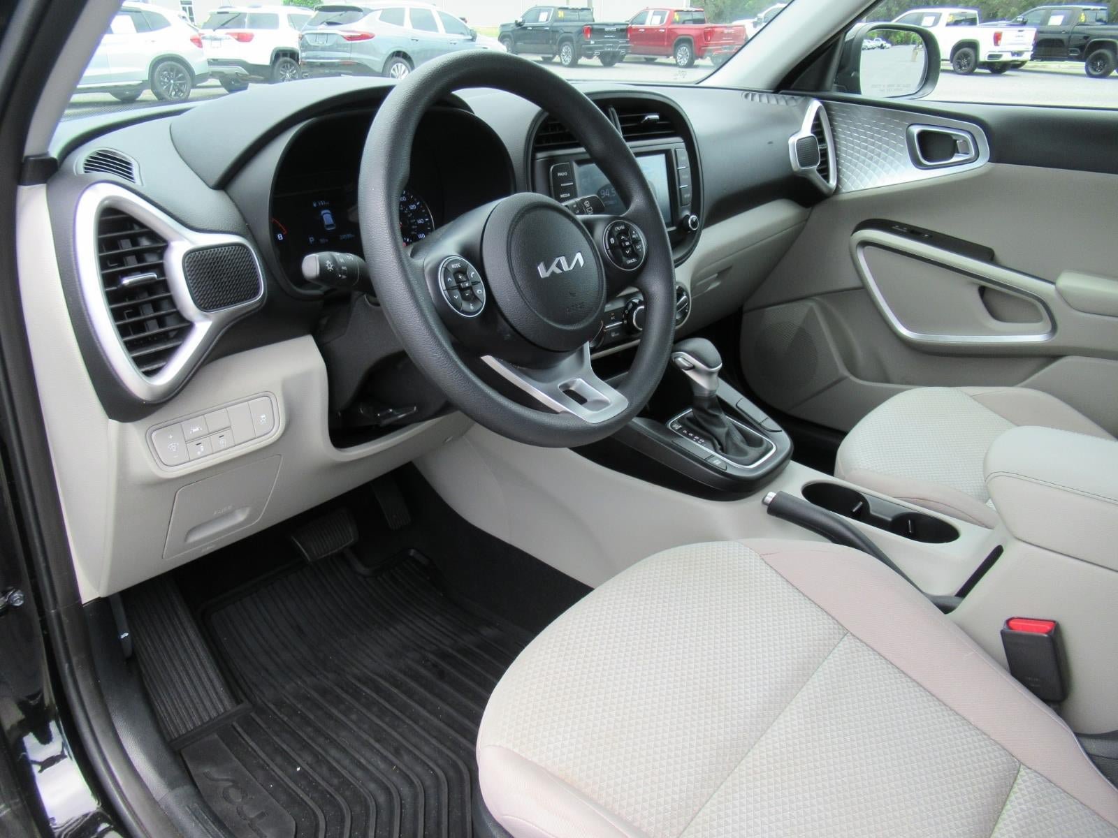 Used 2022 Kia Soul LX w/ Technology Package FWD image 17