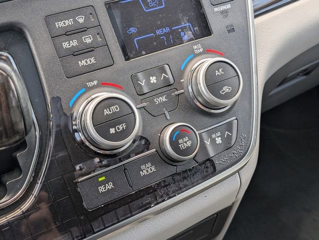 Used 2019 Toyota Sienna XLE w/ XLE Navigation Package FWD image 26