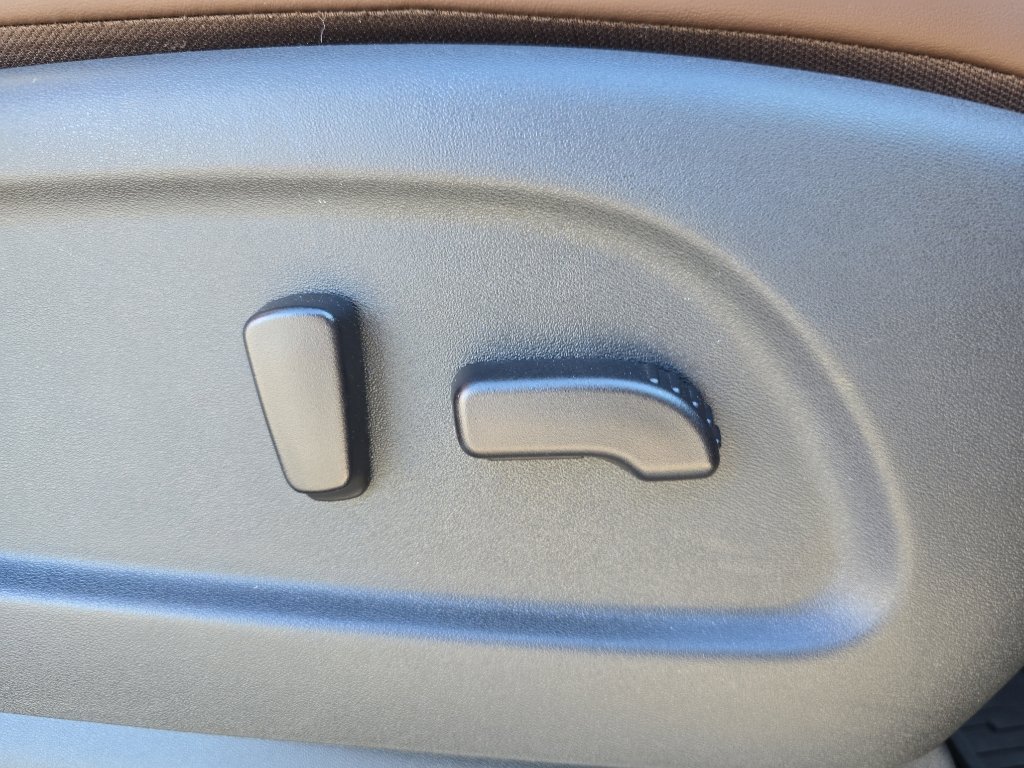 Used 2024 Nissan Titan Platinum Reserve w/ Moonroof Package image 26