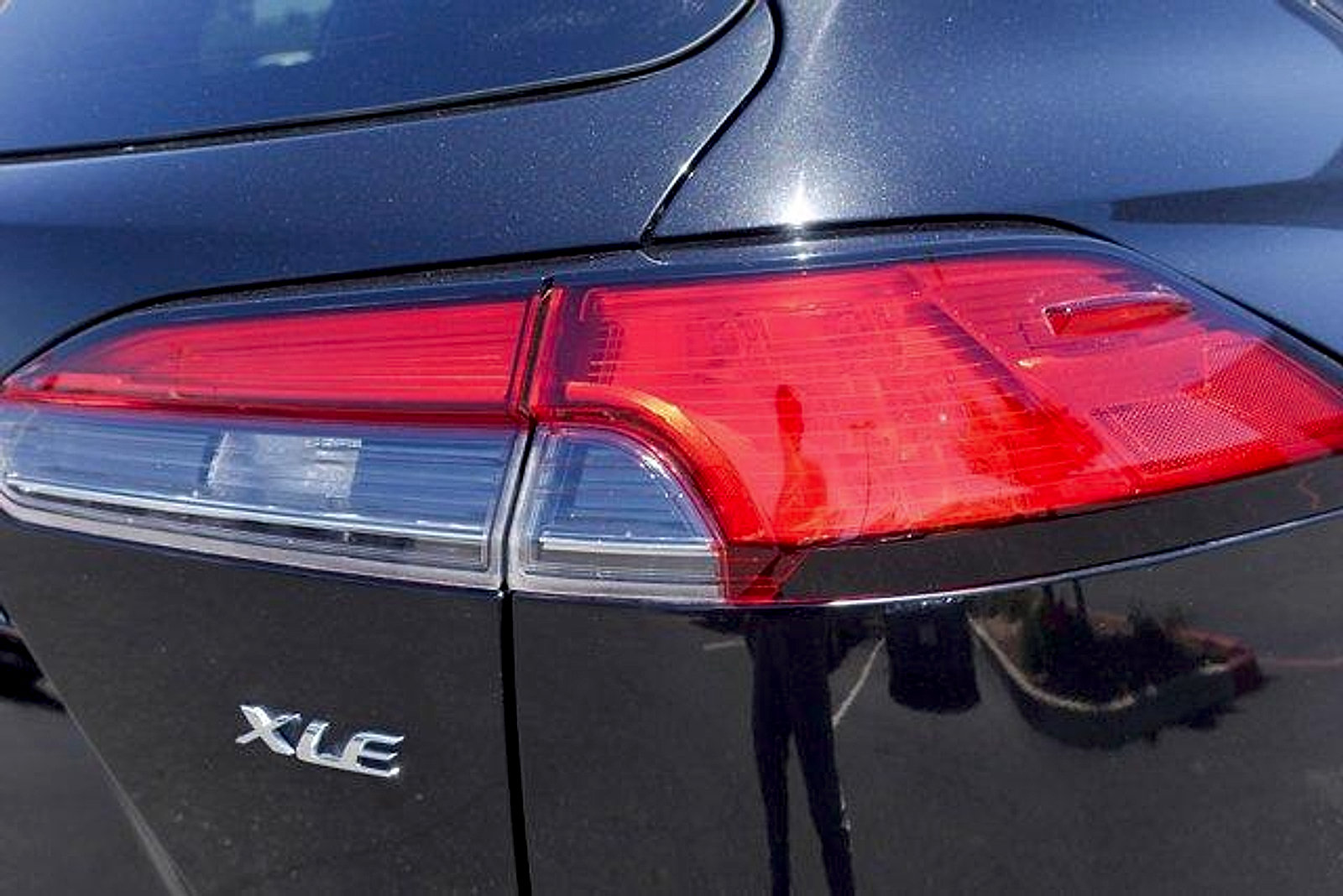 Certified 2023 Toyota Corolla Cross XLE FWD image 5