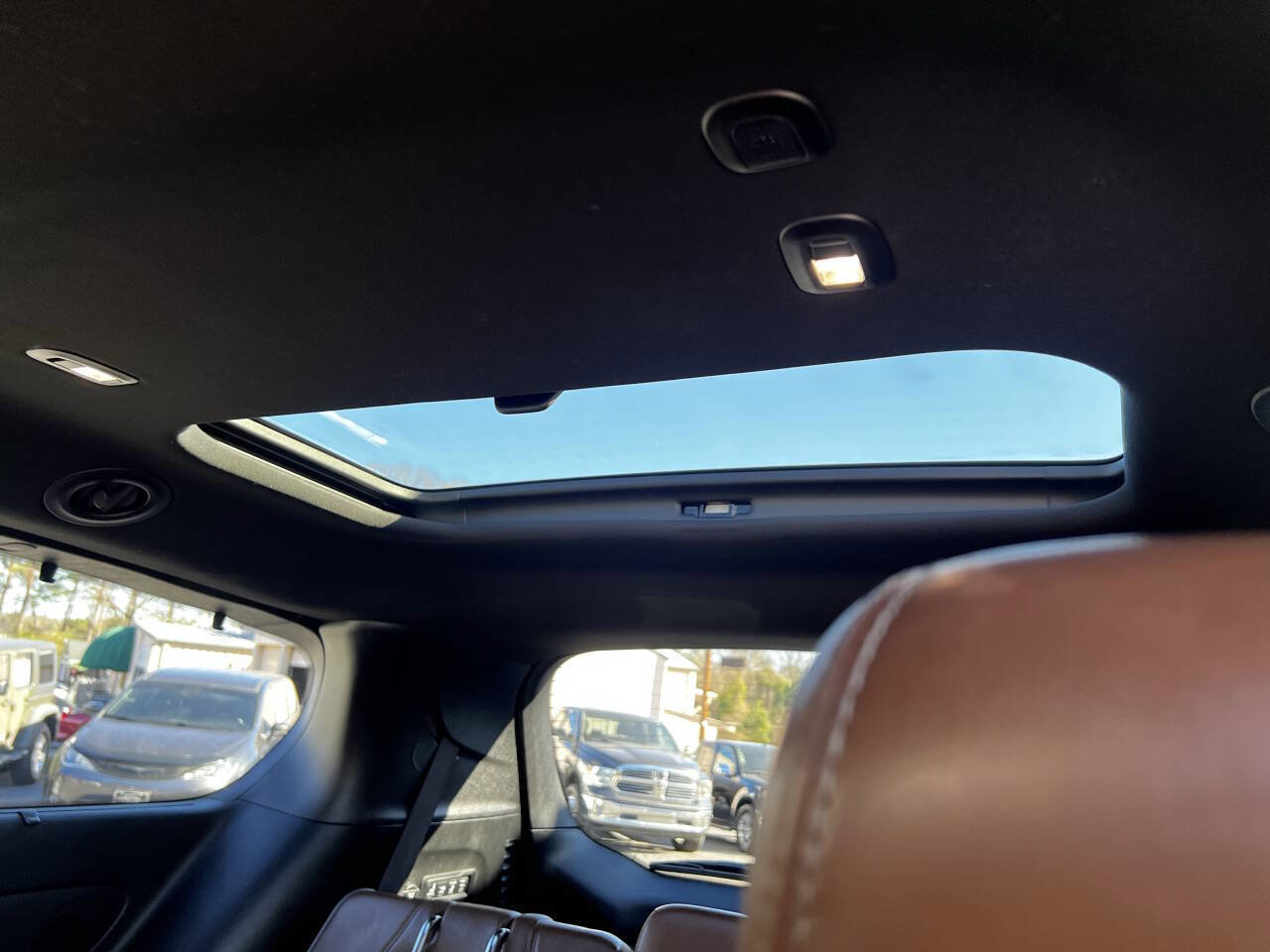 Used 2020 Chrysler Pacifica Limited image 17