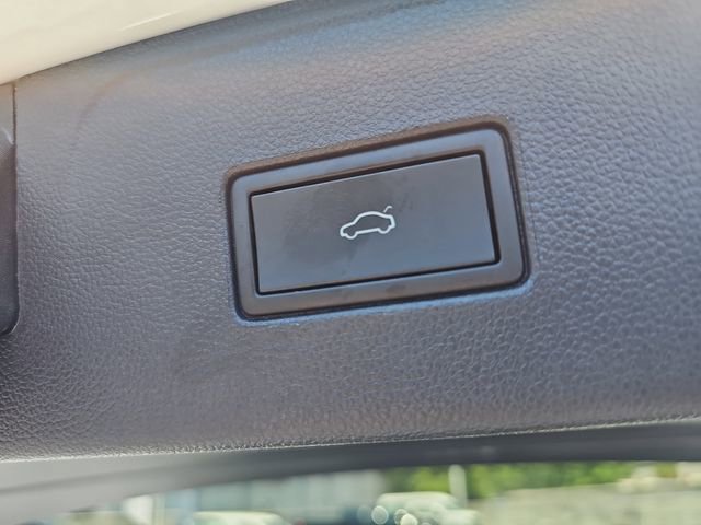 Used 2023 Volkswagen Atlas SE w/ Panoramic Sunroof Package FWD image 14