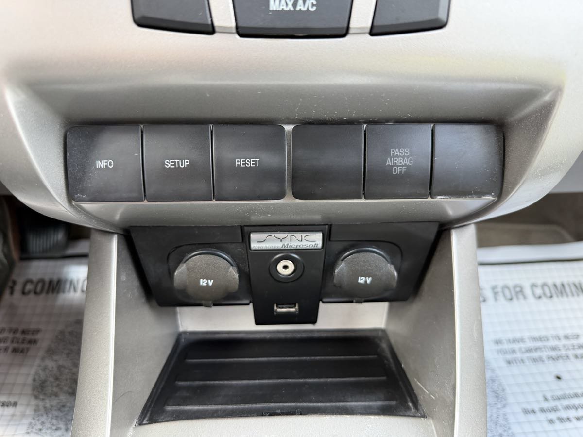 Used 2009 Ford Focus SE FWD image 20
