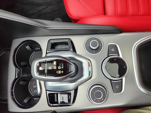 Used 2024 Alfa Romeo Giulia Veloce image 36