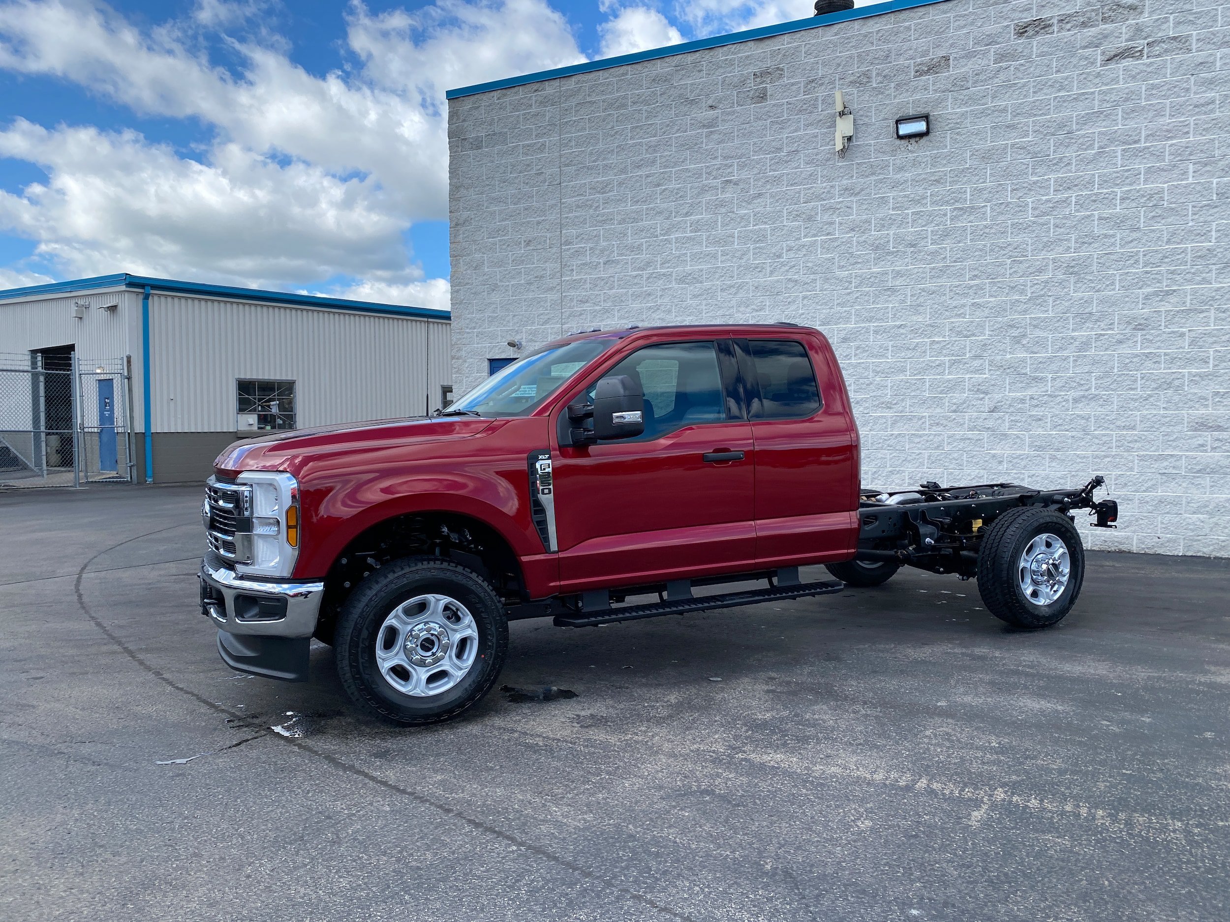 New 2026 Ford F350 XLT w/ XLT Value Package AWD/4WD image 4