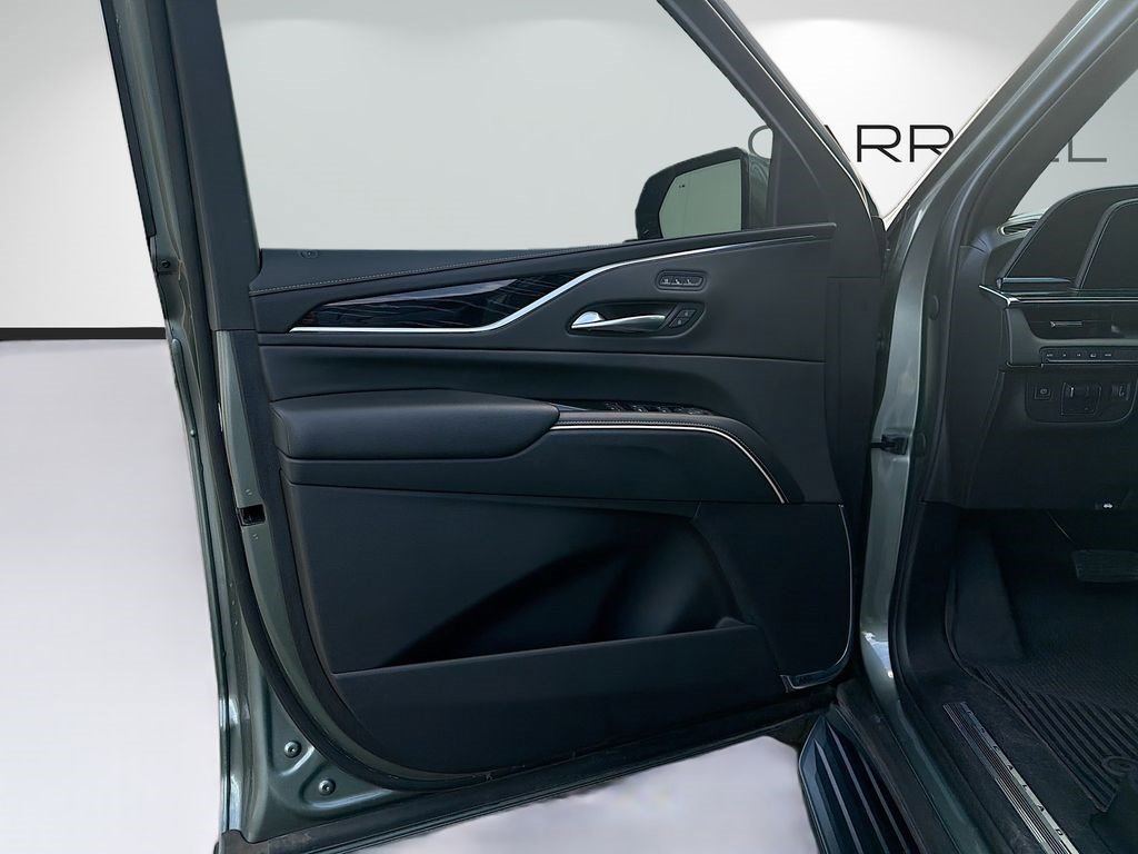 Certified 2023 Cadillac Escalade Sport w/ LPO, ONYX Package AWD/4WD image 22