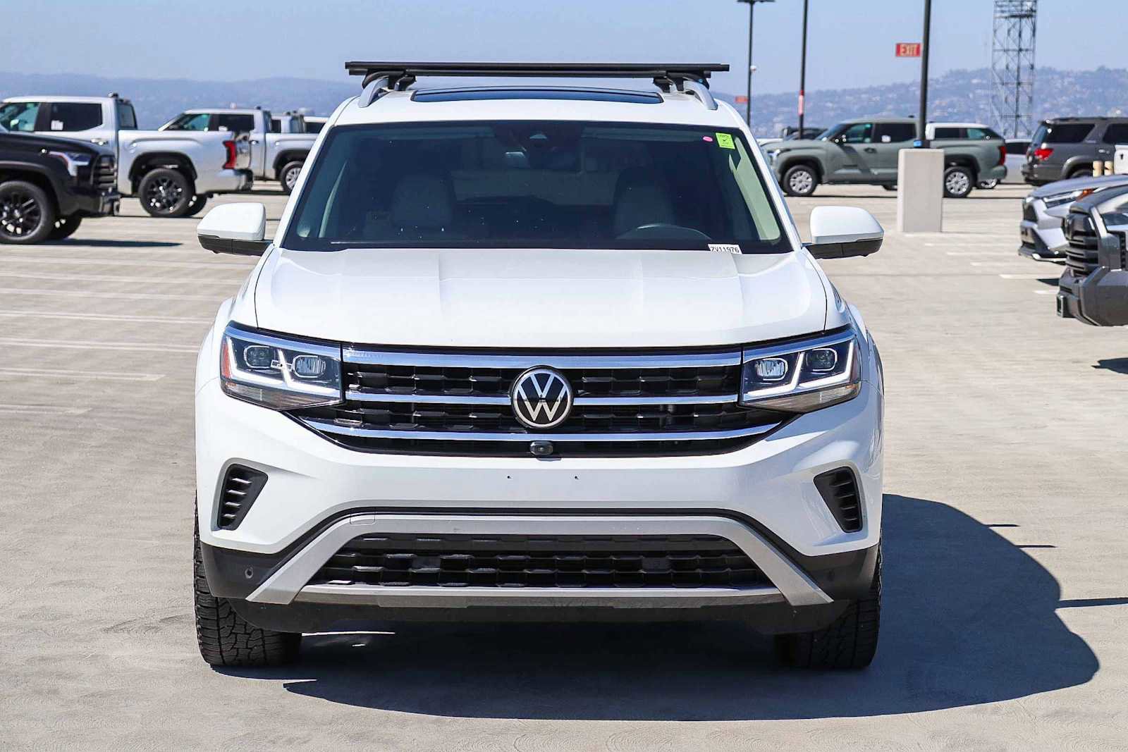 Used 2021 Volkswagen Atlas SEL Premium image 2