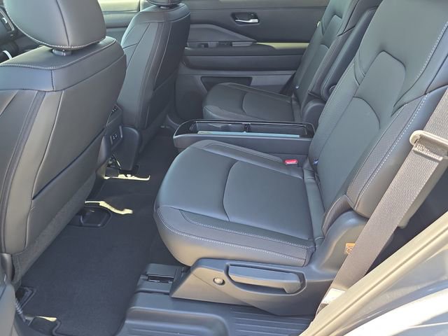 New 2026 Nissan Pathfinder SL w/ SL Premium Package image 17