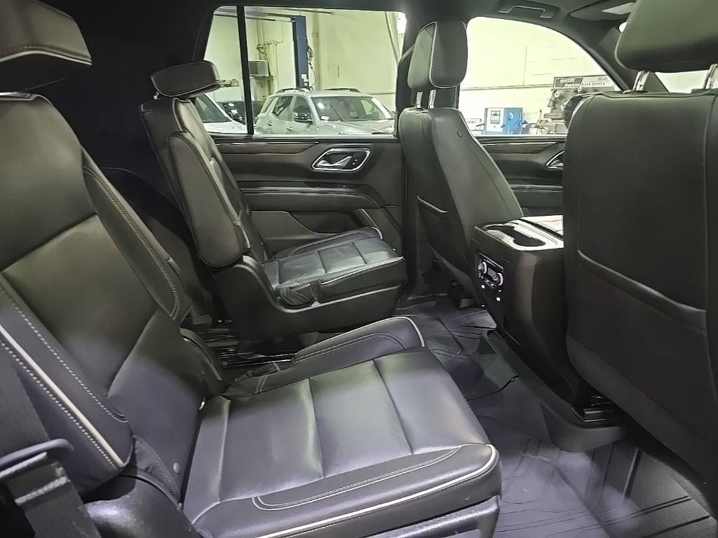Used 2021 Chevrolet Tahoe Premier w/ Premium Package image 12