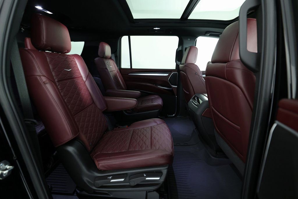 Used 2026 Cadillac Escalade ESV Sport w/ Touring Package image 11