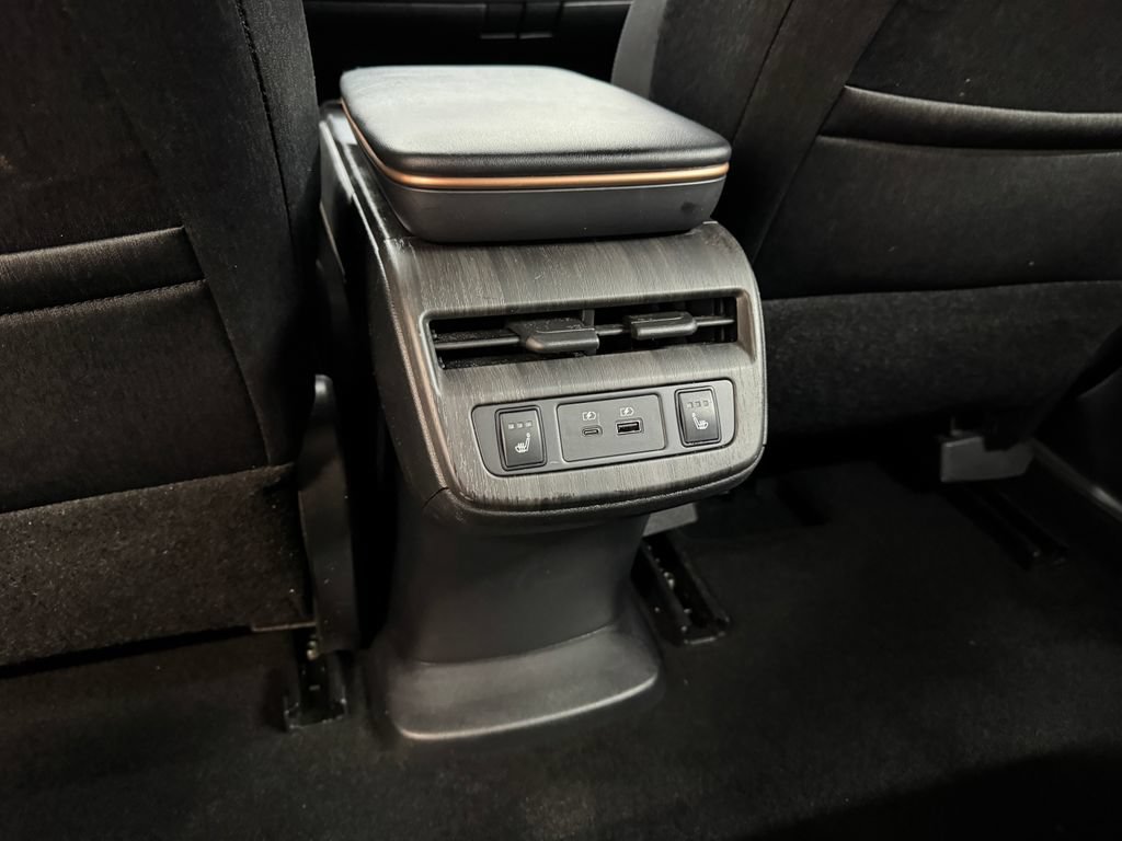 Used 2023 Nissan Ariya FWD image 26
