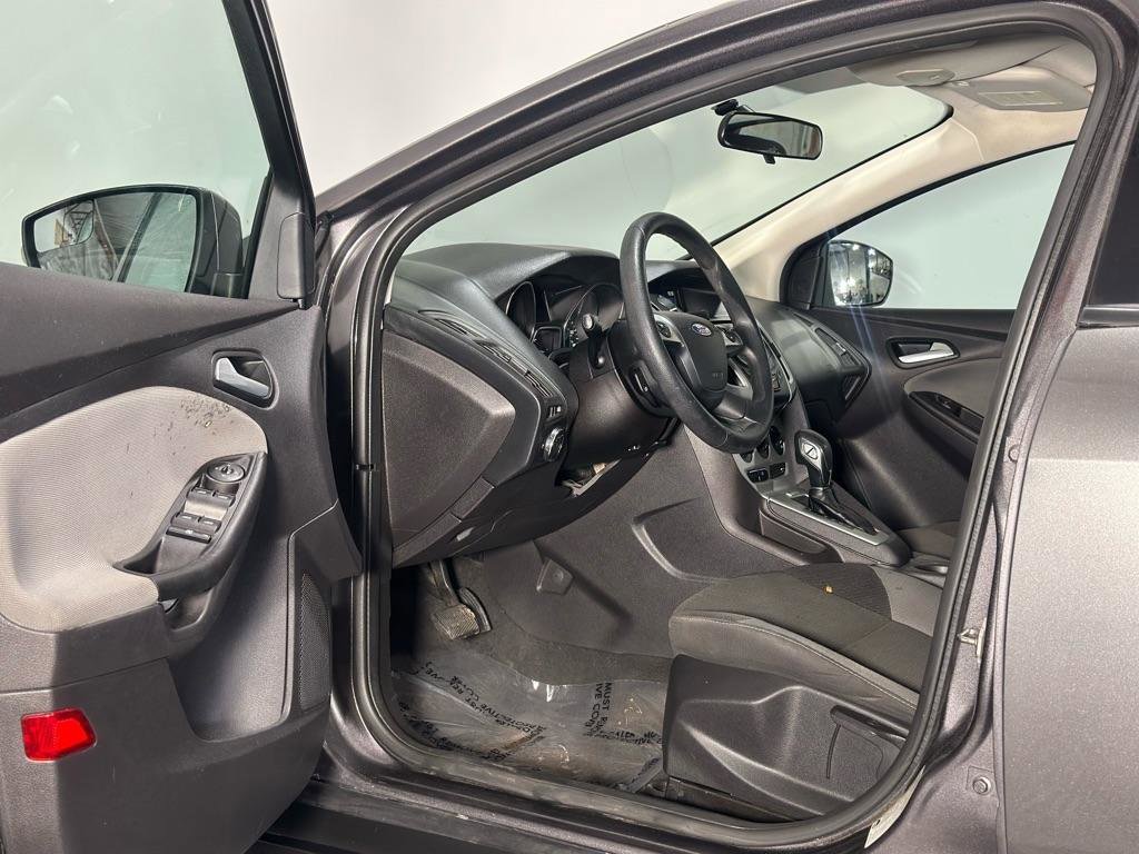Used 2014 Ford Focus SE FWD image 11