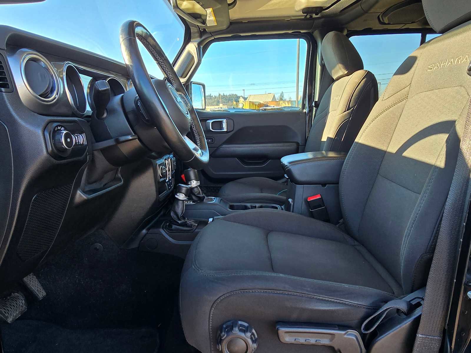 Used 2020 Jeep Wrangler Unlimited Sahara image 21