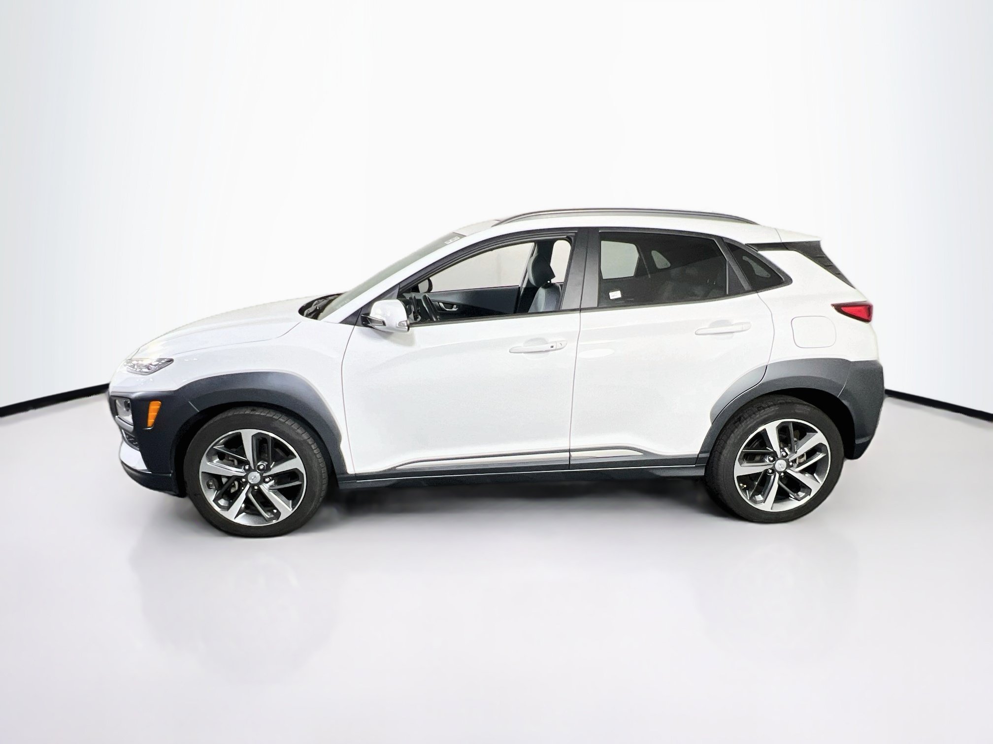 Used 2021 Hyundai Kona Ultimate w/ Cargo Package AWD/4WD image 8