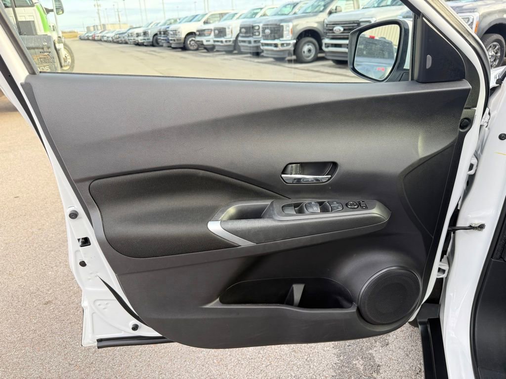 Used 2023 Nissan Kicks SV image 9