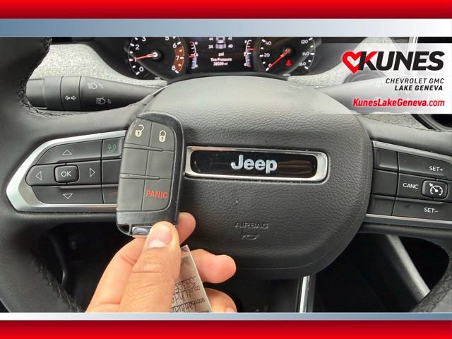 Used 2025 Jeep Compass Latitude image 26