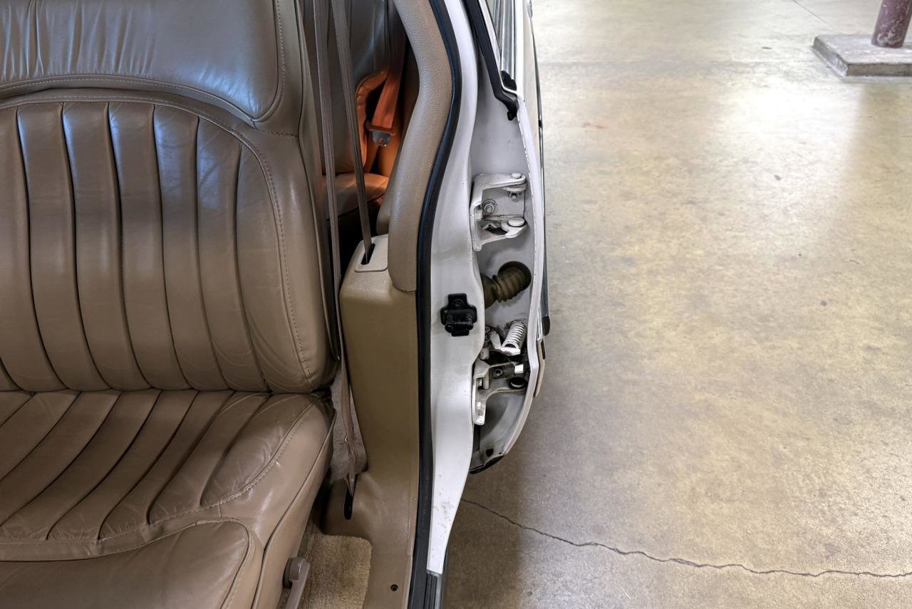 Used 1995 Buick Roadmaster Estate RWD image 64