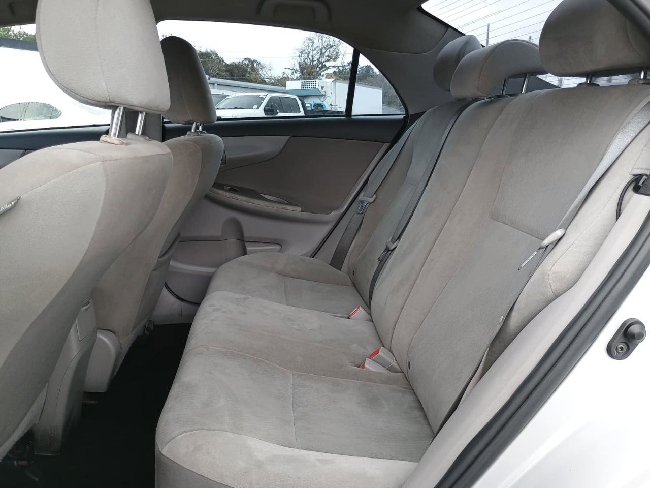 Used 2013 Toyota Corolla LE FWD image 14