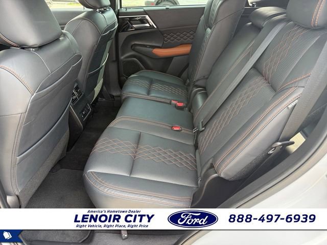 Used 2022 Mitsubishi Outlander SEL image 11