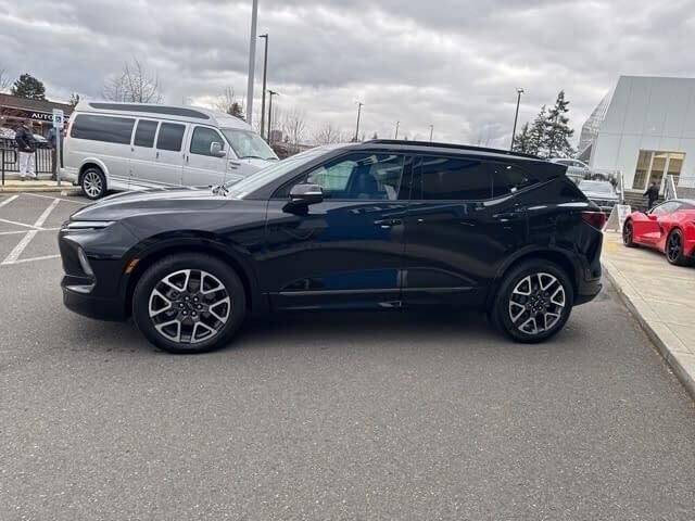 Used 2025 Chevrolet Blazer RS w/ Driver Confidence II Package image 5