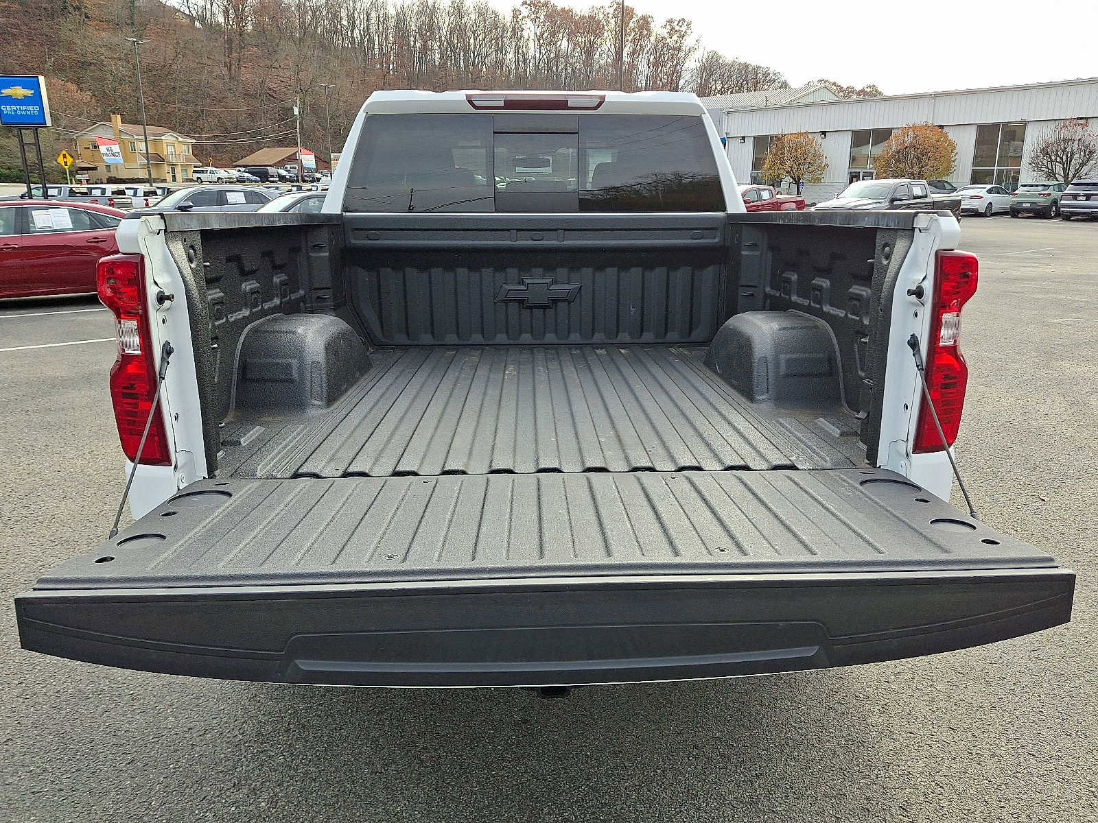 Used 2021 Chevrolet Silverado 1500 LT image 28