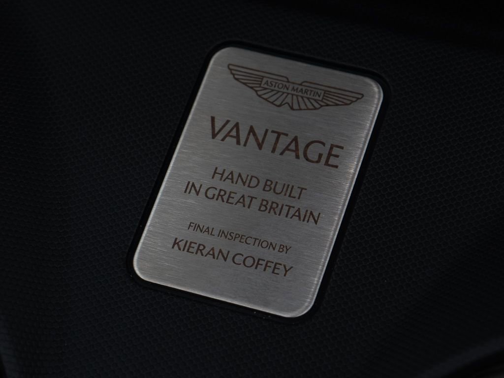 Used 2025 Aston Martin V8 Vantage Coupe image 40