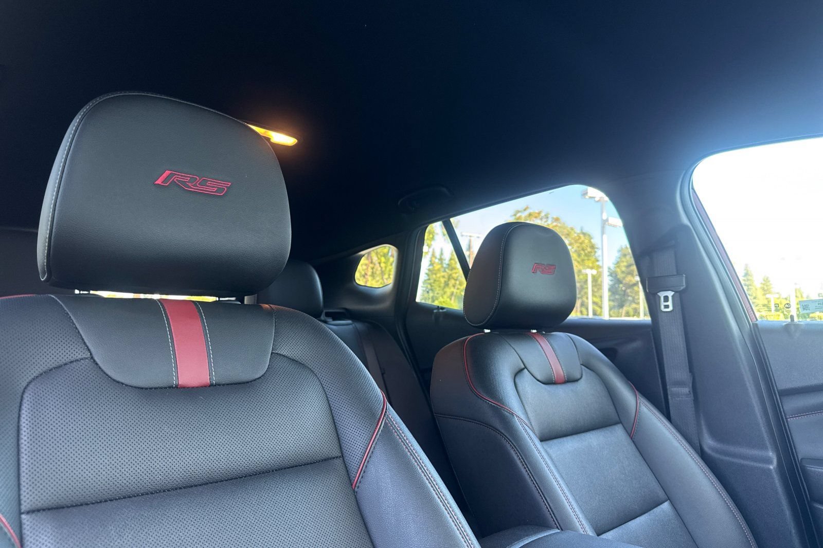 Used 2025 Chevrolet Trax RS FWD image 21