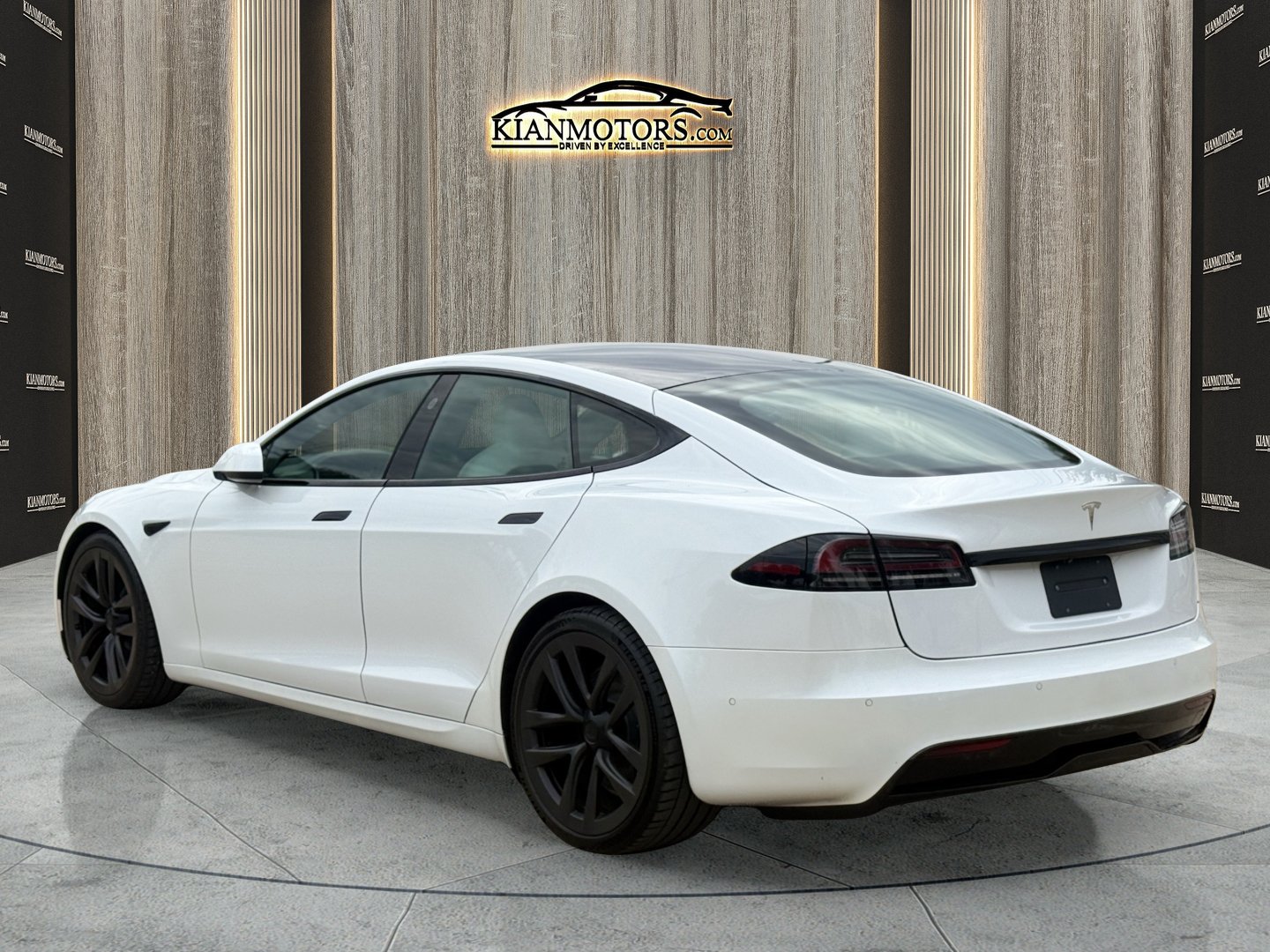 Used 2022 Tesla Model S AWD/4WD image 5