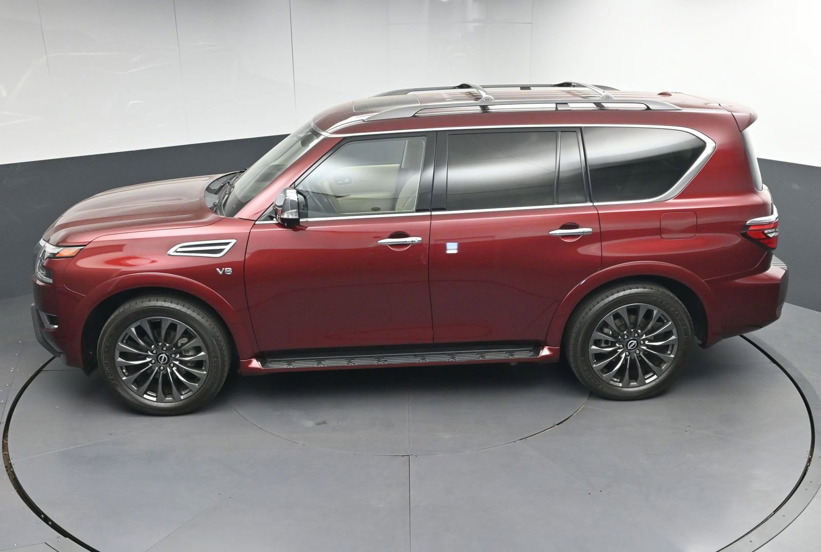 Used 2022 Nissan Armada Platinum w/ Captain's Chairs Package RWD image 42