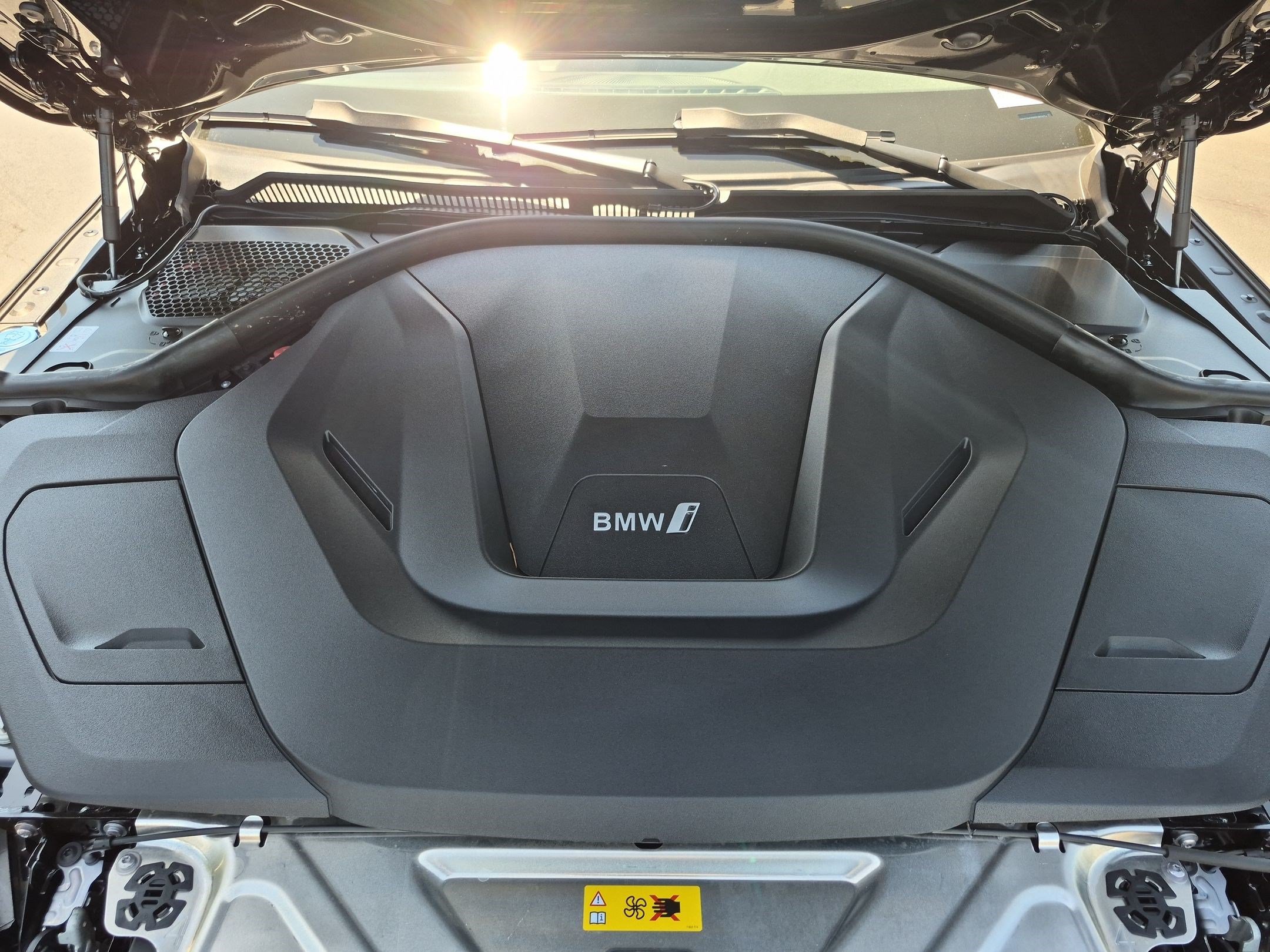 Used 2025 BMW i4 eDrive40 w/ Parking Assistance Package RWD image 68