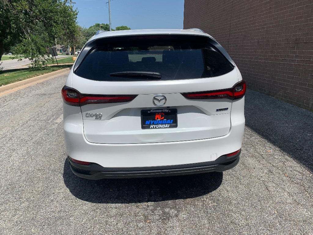 Used 2024 MAZDA CX-90 Plug-In Hybrid w/ Preferred AWD/4WD image 4