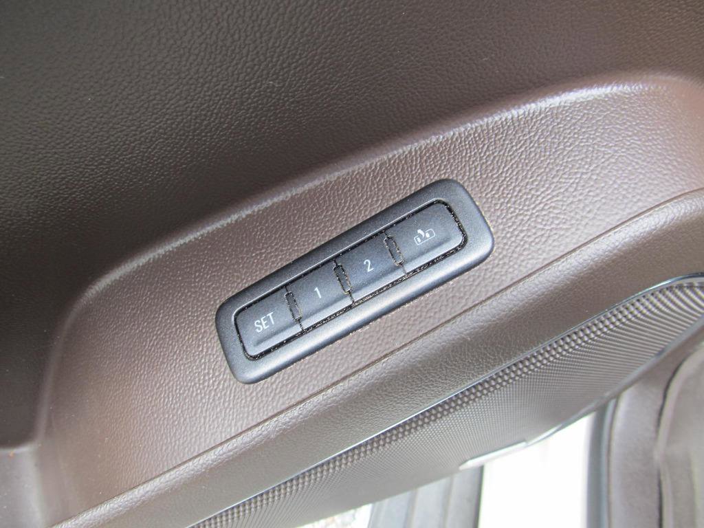 Used 2015 GMC Yukon XL Denali w/ Open Road Package image 25