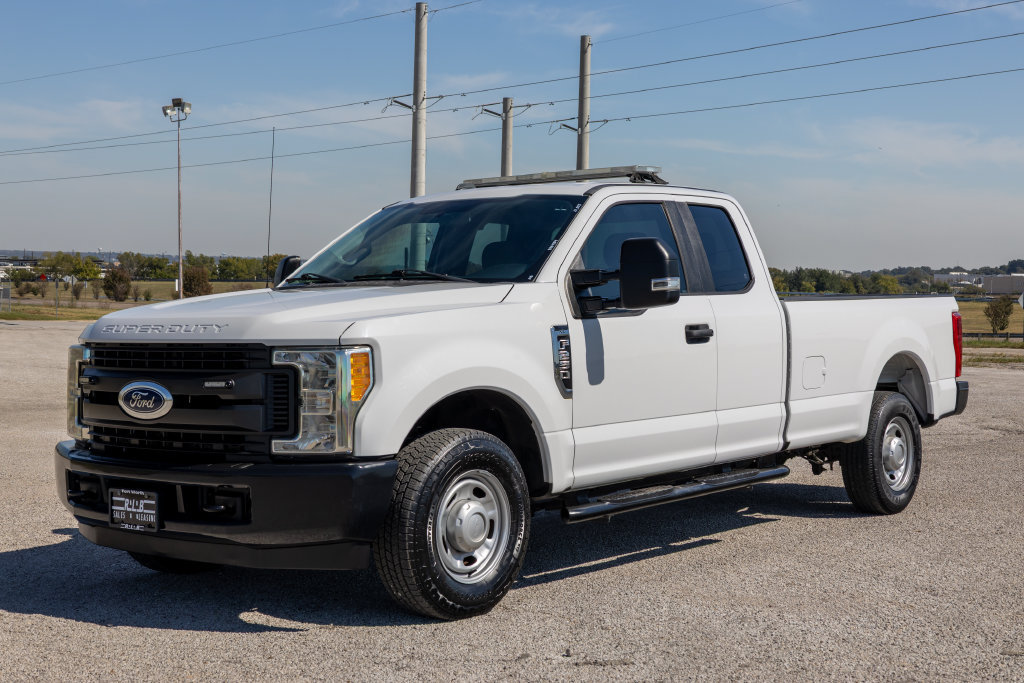 Used 2017 Ford F250 XL w/ Power Equipment Group RWD image 3