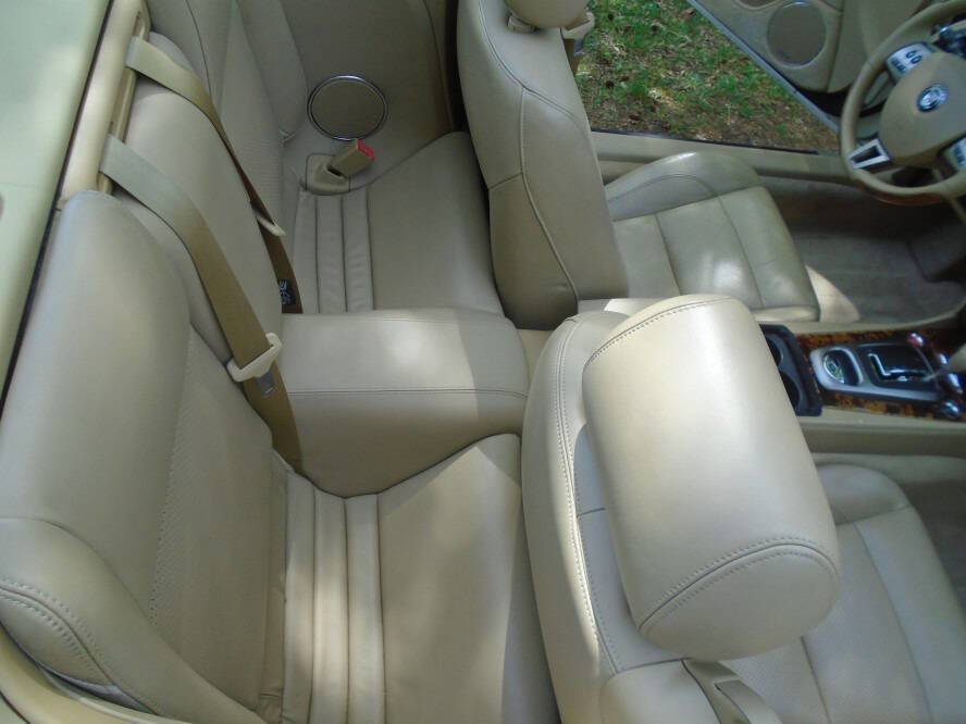 Used 2007 Jaguar XK Convertible image 17