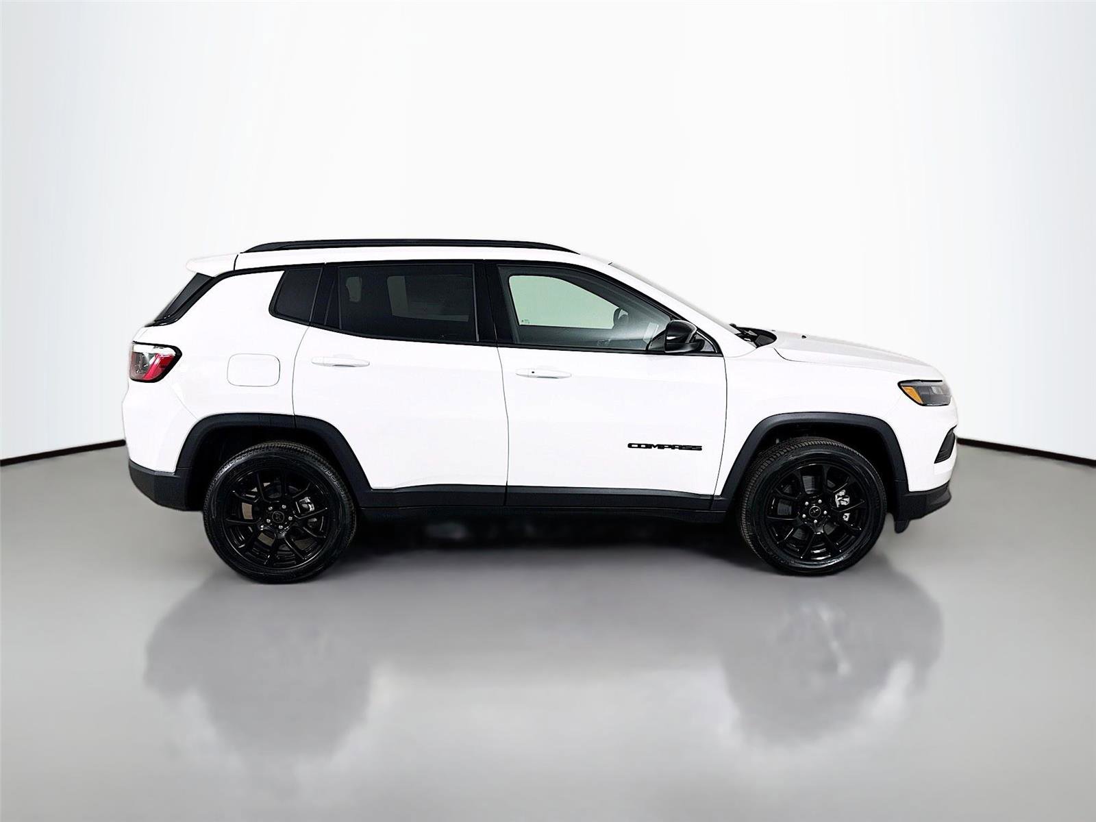 New 2026 Jeep Compass Latitude image 17