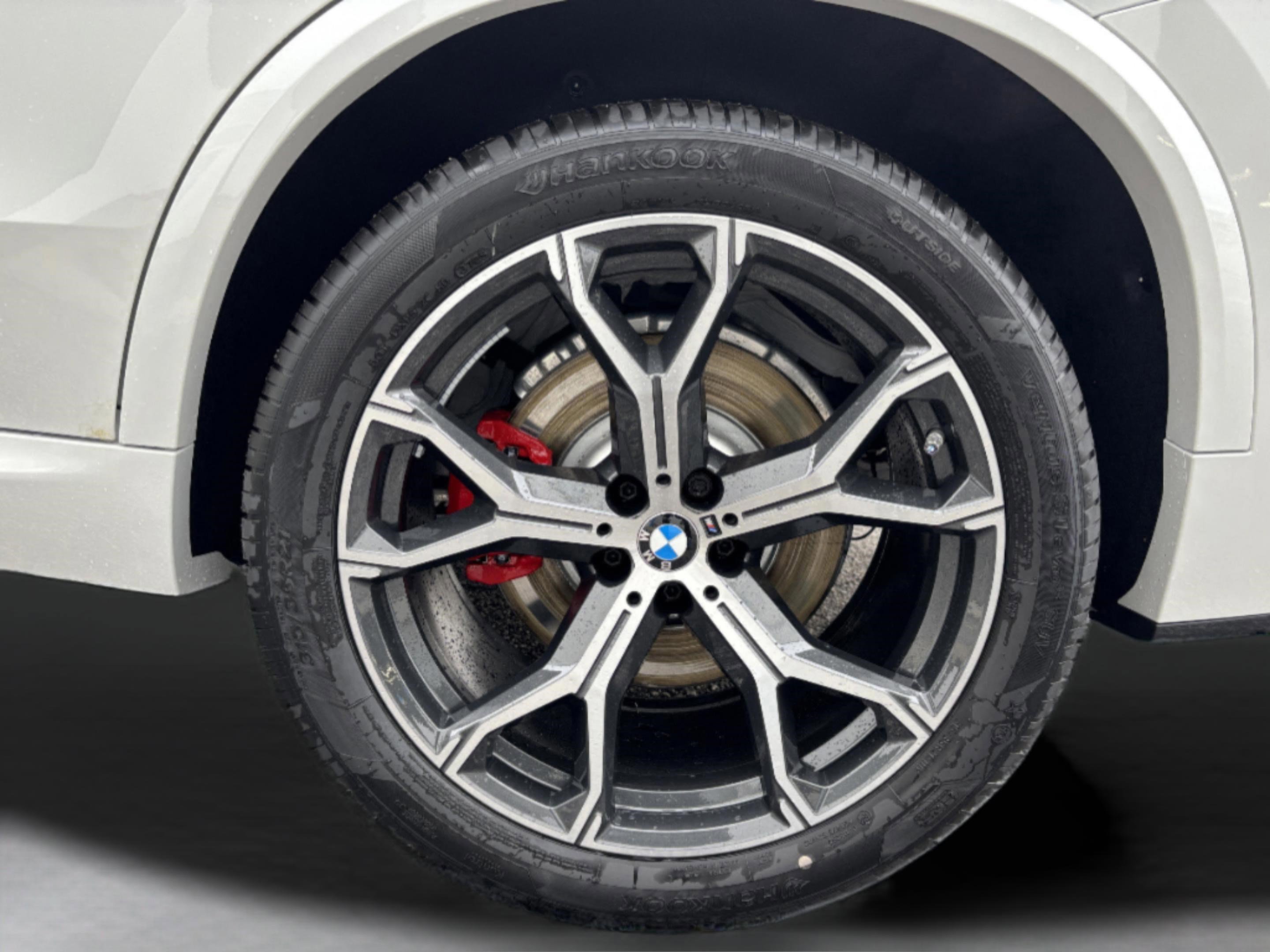 Used 2026 BMW X5 xDrive50e w/ M Sport Package image 26