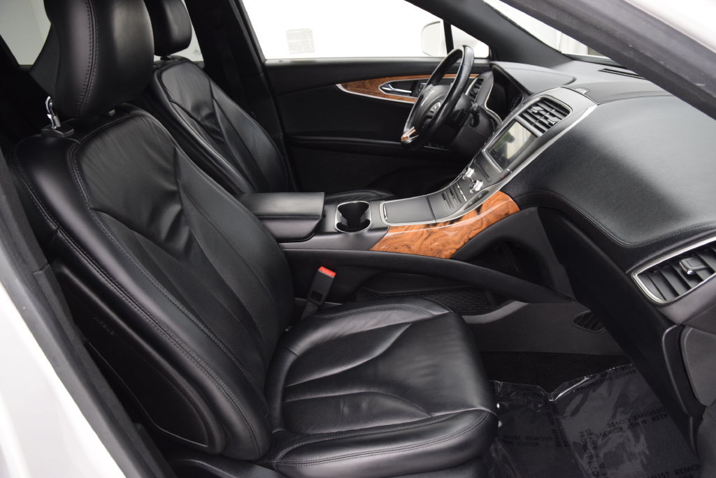 Used 2018 Lincoln MKX Select w/ Select Plus Package FWD image 16