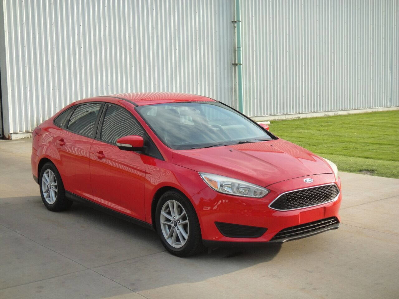 Used 2017 Ford Focus SE image 4