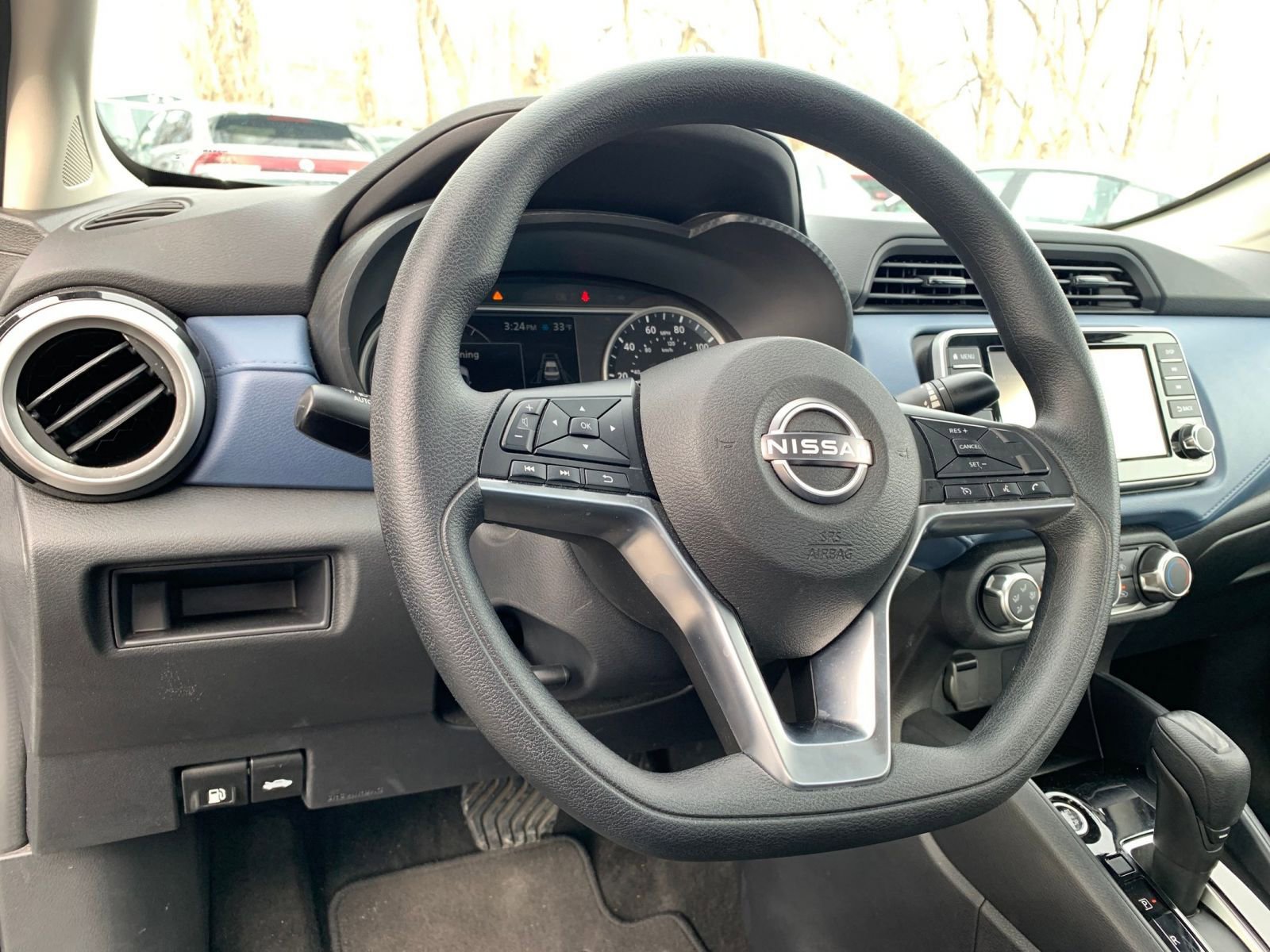 Used 2025 Nissan Versa SV image 32