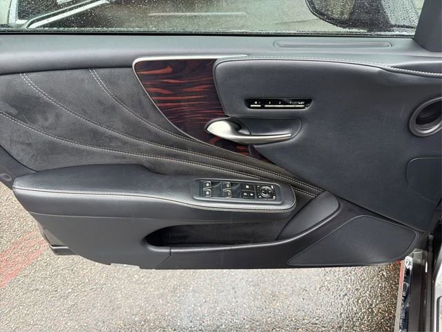 Used 2018 Lexus LS 500h AWD w/ Luxury Package image 19