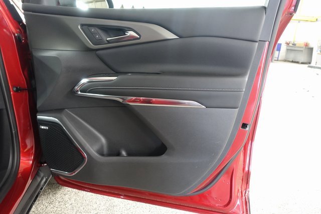 Used 2025 Chevrolet Traverse LT w/ Enhanced Driving Package image 27