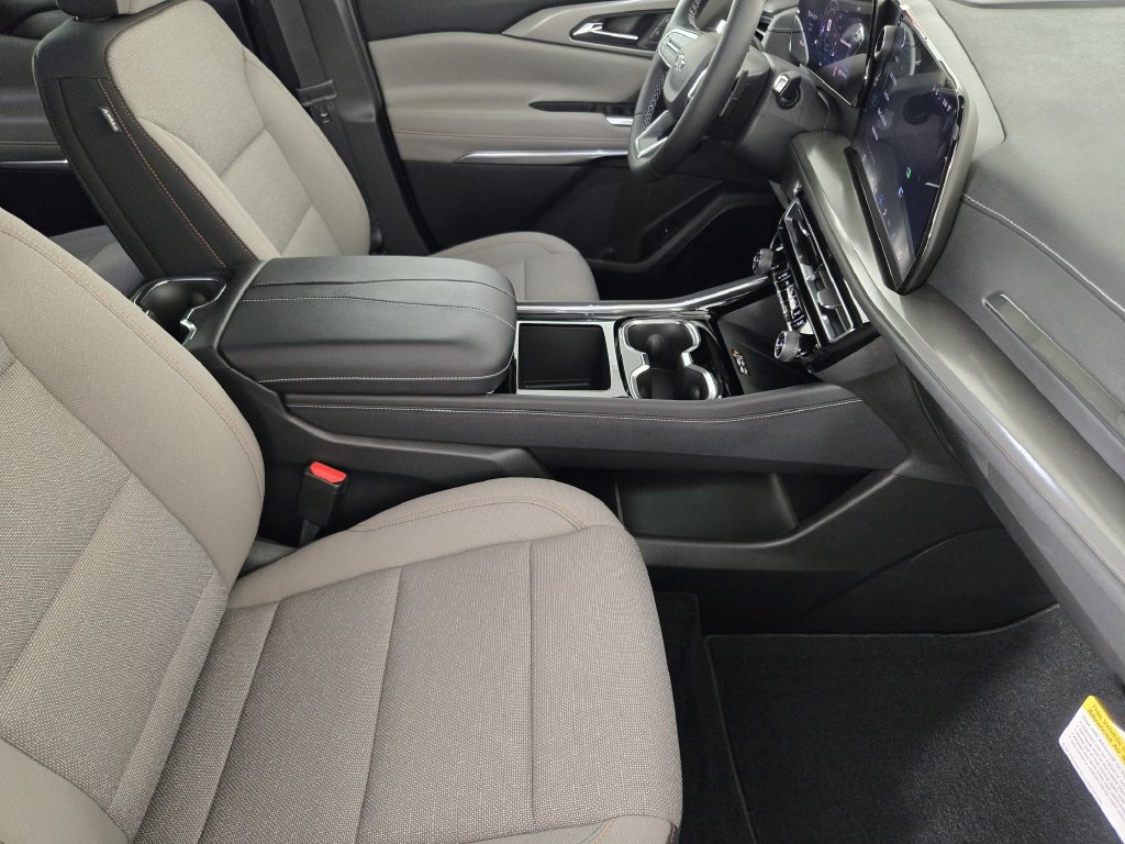 New 2026 Chevrolet Traverse LT w/ Midnight/Sport Edition FWD image 16