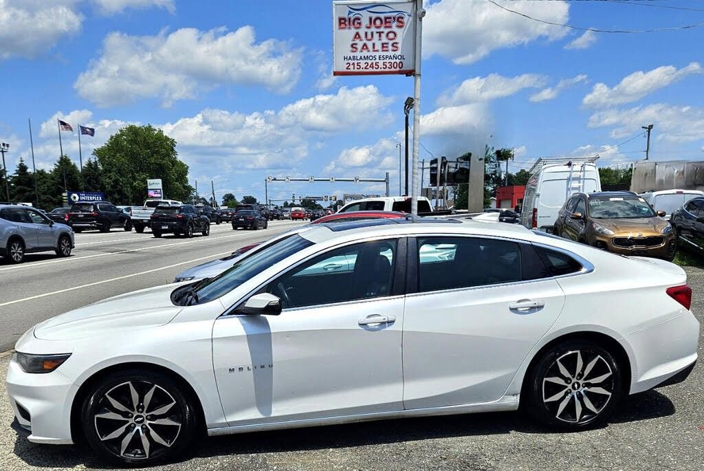 Used 2016 Chevrolet Malibu LT w/ Leather Package image 3