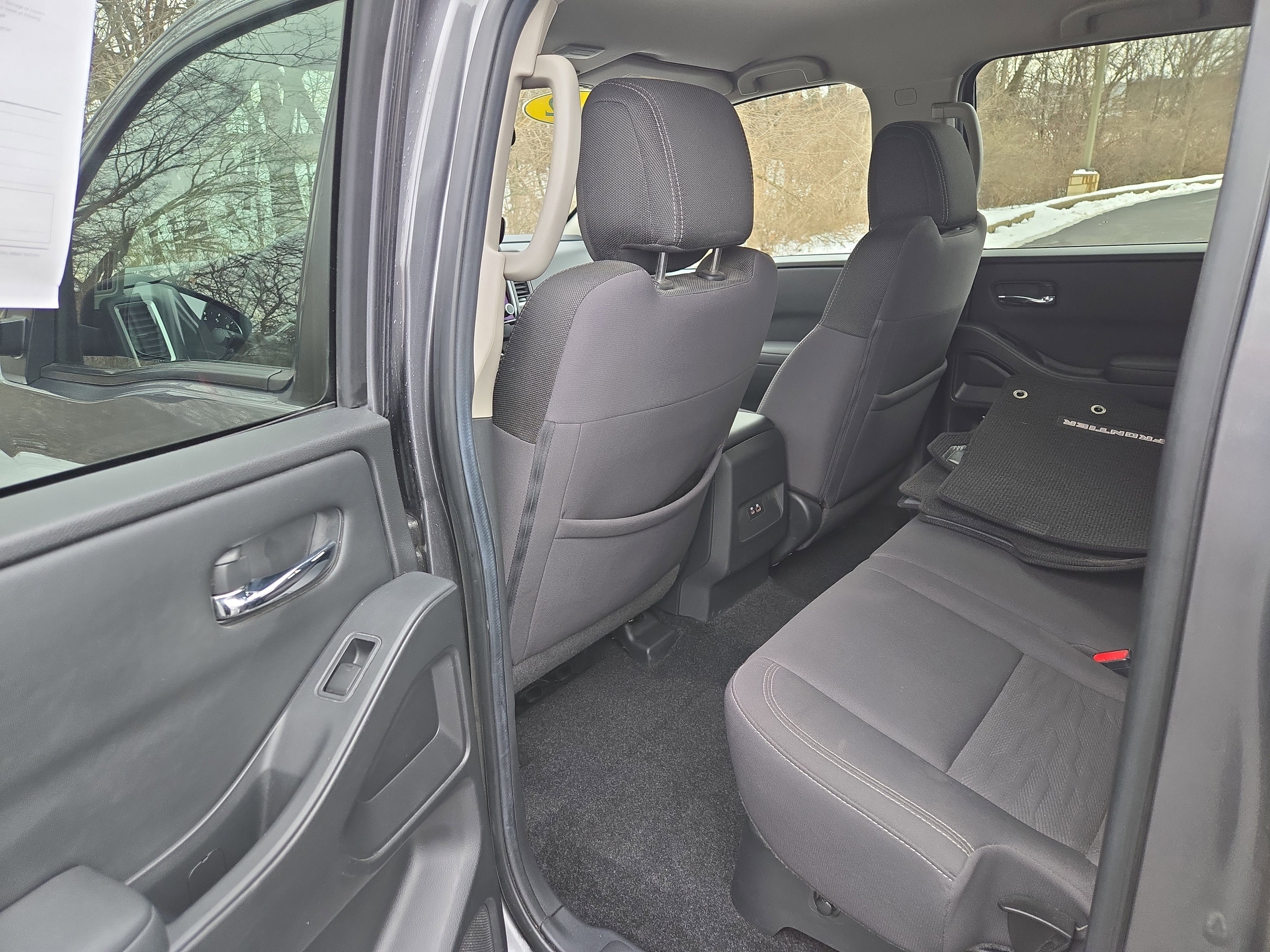 Used 2022 Nissan Frontier SV w/ Technology Package image 25