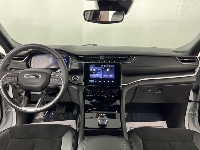 Used 2024 Jeep Grand Cherokee L Laredo image 43